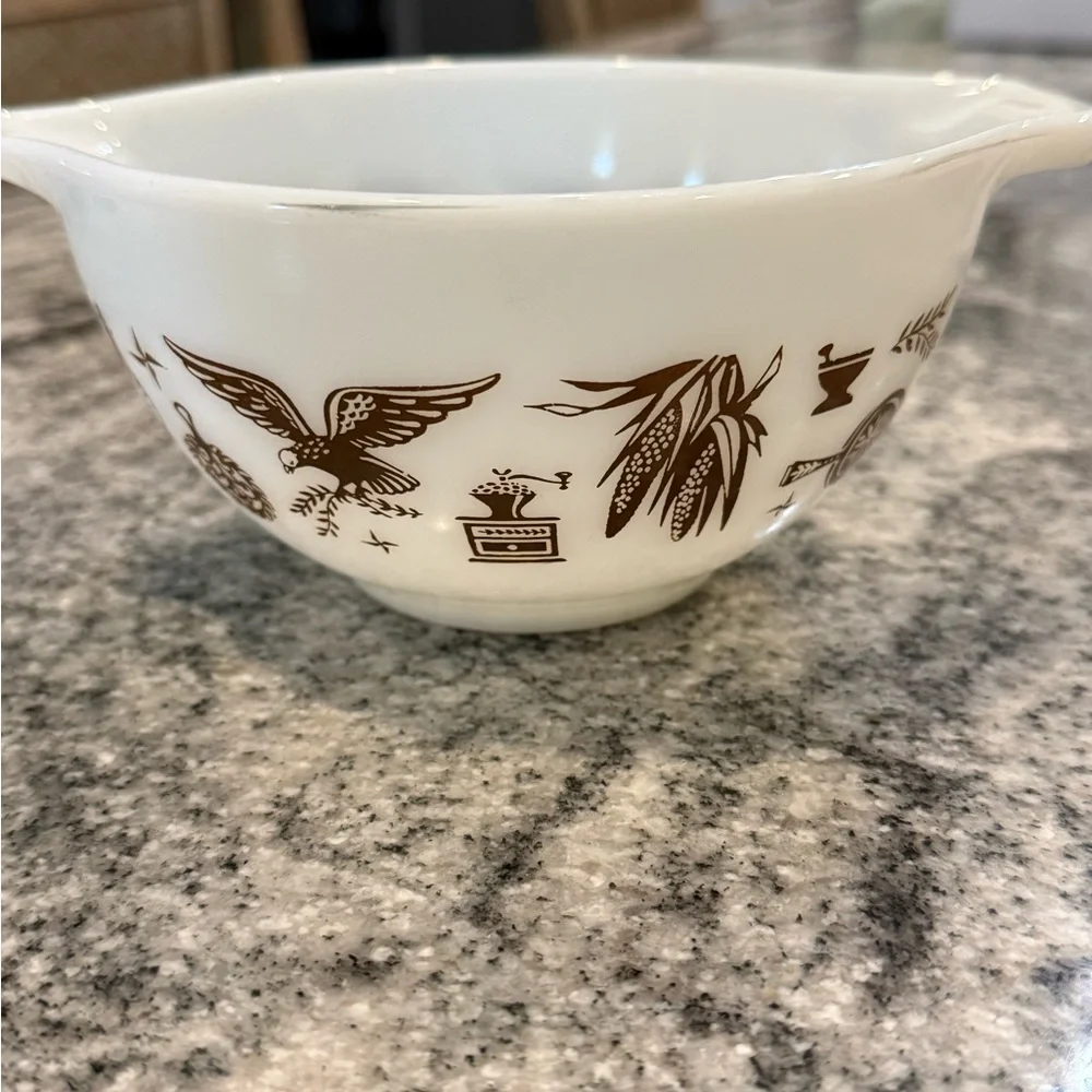 Pyrex Vintage Early American Cinderella mixing bowl #441